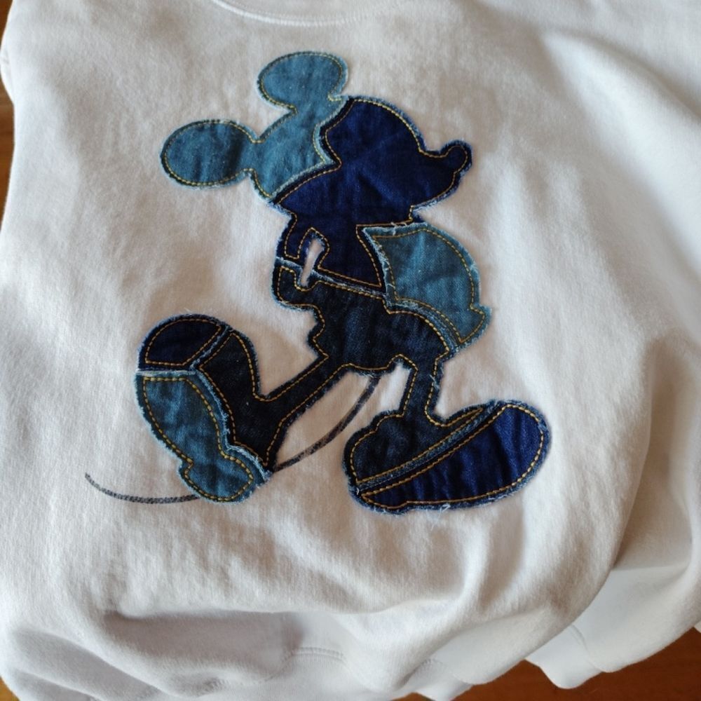 👍 Vintage Mickey Sweatshirt Size Medium. W2